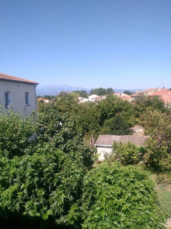 Appartement 62 M2 1Er Etage Avec Jardin Au Rdc Saint-Génis Zewnętrze zdjęcie